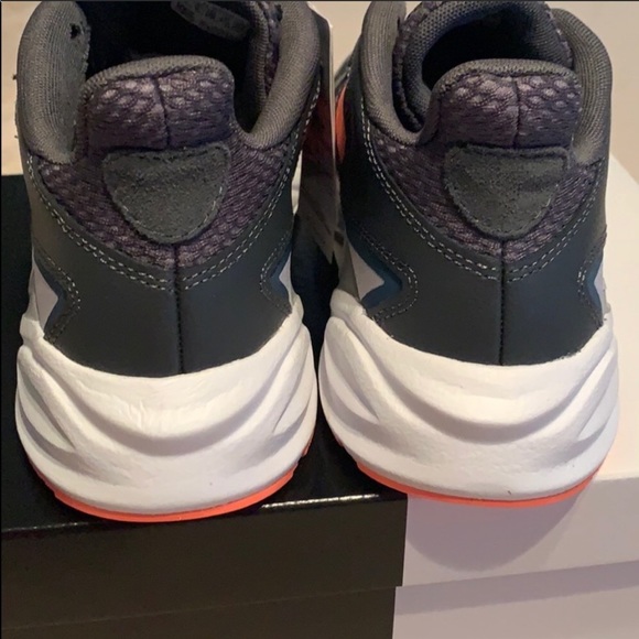 Adidas Woman’s valasion running shoes 90s - Picture 4 of 6